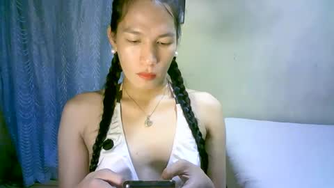 queen julia not into CHEAPGUY online show from February 2025 12:56:01 PM