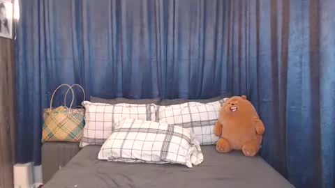 Snapshot of urpinoyasianx chatting on January 2025 12:29:01 PM Mel online show from January 2025 12:29:01 PM