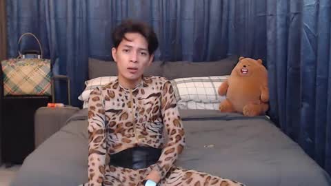 Snapshot of urpinoyasianx chatting on January 2025 03:31:02 PM Mel online show from January 2025 03:31:02 PM