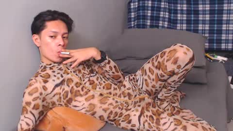 Snapshot of urpinoyasianx chatting on January 2025 06:38:01 PM Mel online show from January 2025 06:38:01 PM