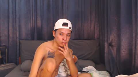 Snapshot of urpinoyasianx chatting on January 2025 06:43:02 AM Mel online show from January 2025 06:43:02 AM