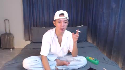 Snapshot of urpinoyasianx chatting on January 2025 02:43:01 AM Mel online show from January 2025 02:43:01 AM