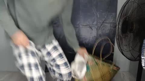 Snapshot of urpinoyasianx chatting on January 2025 10:24:01 PM Mel online show from January 2025 10:24:01 PM