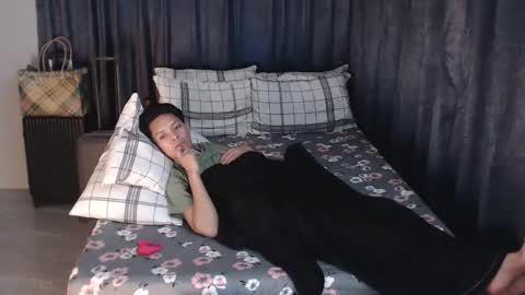 Snapshot of urpinoyasianx chatting on January 2025 06:00:01 PM Mel online show from January 2025 06:00:01 PM