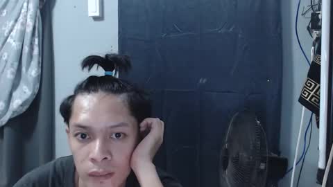 Snapshot of urpinoyasianx chatting on February 2025 02:23:01 AM Mel online show from February 2025 02:23:01 AM