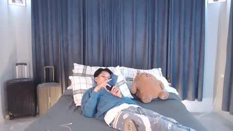 Snapshot of urpinoyasianx chatting on February 2025 12:11:01 PM Mel online show from February 2025 12:11:01 PM