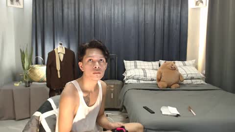 Snapshot of urpinoyasianx chatting on February 2025 07:06:02 AM Mel online show from February 2025 07:06:02 AM