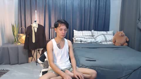 Snapshot of urpinoyasianx chatting on February 2025 02:17:02 AM Mel online show from February 2025 02:17:02 AM