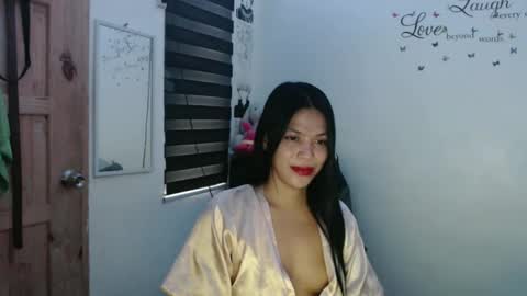 hi im kim online show from February 2025 02:49:01 AM