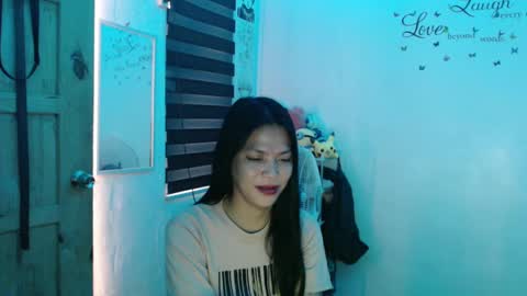 hi im kim online show from February 2025 02:07:02 AM