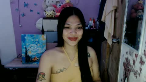 Snapshot of urpreciouspinayxxx chatting on June 2026 12:19:01 PM hi im kim online show from June 2026 12:19:01 PM