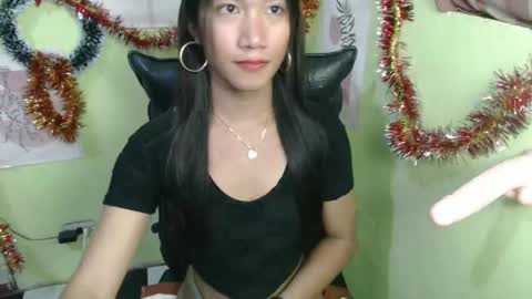 Amara online show from December 2024 04:49:02 PM