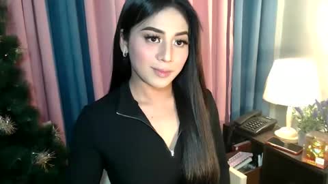 Snapshot of urseductive_calixx chatting on November 2025 05:44:01 PM JUST CALL ME CALI online show from November 2025 05:44:01 PM