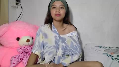 Snapshot of urshamegirl4you chatting on February 2026 02:00:02 PM Your LUNA online show from February 2026 02:00:02 PM