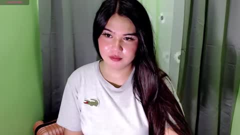 Snapshot of ursweet_ashley chatting on December 2024 04:20:02 AM online show from December 2024 04:20:02 AM