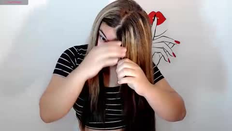 Snapshot of ursweet_ashley chatting on January 2025 01:03:01 AM online show from January 2025 01:03:01 AM