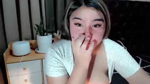 Snapshot of ursweet_ashley chatting on February 2025 03:22:01 AM online show from February 2025 03:22:01 AM