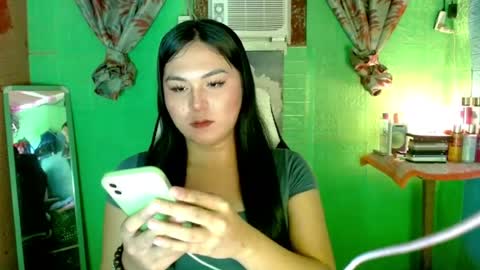 Snapshot of urunexpensivecamilla chatting on April 2026 05:51:01 PM YOURGIRLCAMILLA online show from April 2026 05:51:01 PM