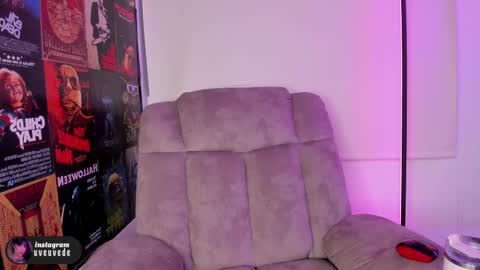 Val help me get 100 thumbs up 3 online show from October 2025 04:57:01 AM