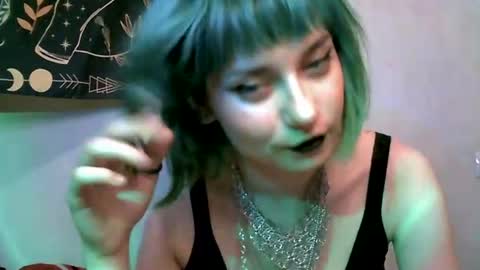 Snapshot of uwu_emmy chatting on June 2026 05:17:02 PM uwu_emmy online show from June 2026 05:17:02 PM