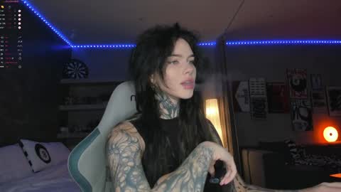 Snapshot of uwu_eva chatting on May 2026 06:49:02 PM Eva online show from May 2026 06:49:02 PM