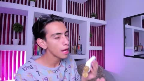 UYUKIE online show from November 2025 12:04:02 PM