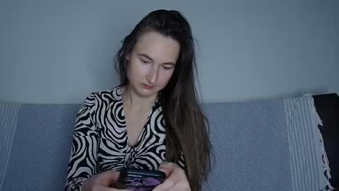 Valensiya online show from May 2026 04:36:02 PM