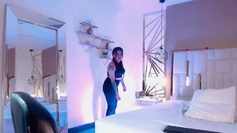 Snapshot of vaaleriee_miller_ chatting on February 2025 08:58:02 PM valeriee miller online show from February 2025 08:58:02 PM