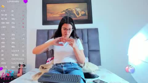 Vahiolet smith online show from April 2026 03:06:01 AM