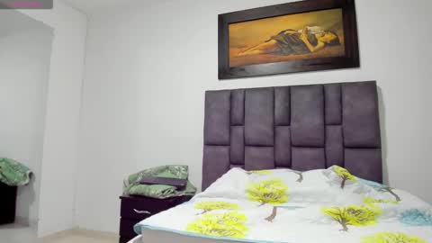 Vahiolet smith online show from April 2026 03:12:01 AM