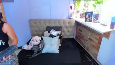 Vaiolet Harris online show from July 2026 11:58:01 AM