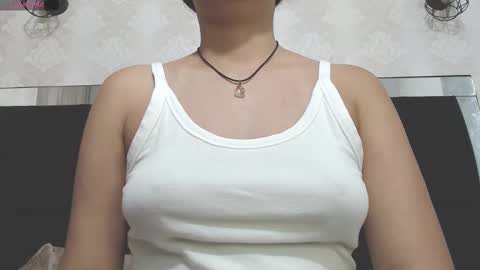 Vainilla online show from February 2025 02:05:02 AM