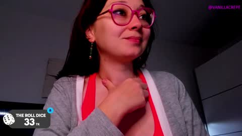 Snapshot of vainillacrepe chatting on December 2024 10:22:01 AM Im Mila my onlyfans is vainillacrepe online show from December 2024 10:22:01 AM