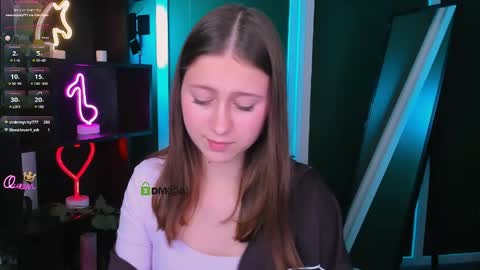 vaiolet_lovely online show from April 2026 07:11:01 PM