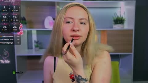 vaiolet_lovely online show from April 2026 11:25:02 PM