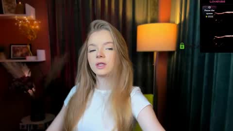 vaiolet_lovely online show from May 2026 05:03:02 AM