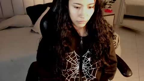 Vaioleth online show from June 2026 01:02:02 PM