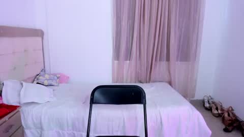 Snapshot of vale_kross chatting on July 2026 01:02:01 PM HI IM NEW online show from July 2026 01:02:01 PM
