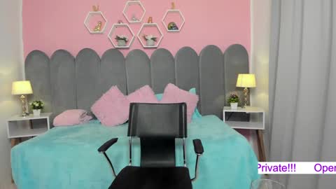 Valentina Montoya online show from February 2025 04:25:01 AM