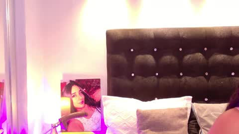 Valen Scott online show from April 2026 12:30:01 PM