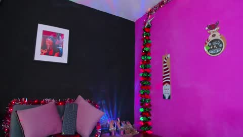 valentina milan online show from December 2024 01:58:02 AM