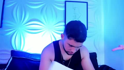 Snapshot of valenssio_moretti chatting on May 2026 02:29:02 AM valenssio_moretti online show from May 2026 02:29:02 AM