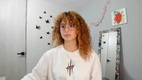 Snapshot of valent_27 chatting on July 2026 11:51:01 PM Valentina online show from July 2026 11:51:01 PM