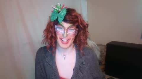 Snapshot of valentia_vickers chatting on December 2024 12:12:01 AM Valentia online show from December 2024 12:12:01 AM