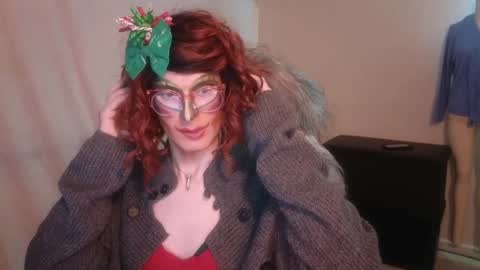 Snapshot of valentia_vickers chatting on December 2024 02:10:02 AM Valentia online show from December 2024 02:10:02 AM