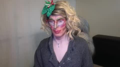 Snapshot of valentia_vickers chatting on December 2024 03:29:02 AM Valentia online show from December 2024 03:29:02 AM