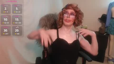 Snapshot of valentia_vickers chatting on January 2025 02:43:01 AM Valentia online show from January 2025 02:43:01 AM