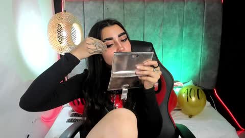 Snapshot of valentina_asmodea chatting on December 2024 03:09:01 AM VALENTINA online show from December 2024 03:09:01 AM