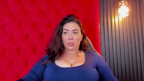 Valentina online show from November 2025 07:36:02 PM