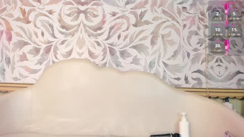 Snapshot of valentina_cortes72 chatting on January 2025 06:06:02 PM Valentina online show from January 2025 06:06:02 PM